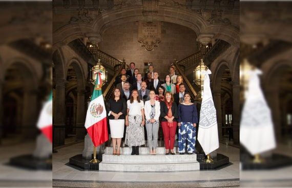 Según el artículo 54 de la Constitución local, el Cabildo de la CDMX “es un órgano de planeación, coordinación, consulta, acuerdo y decisión del Gobierno de la Ciudad de México y las personas titulares de las Alcaldías”.