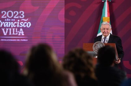 Predecible, el presidente Andrés Manuel López Obrador, como lo vislumbra la virtual candidata presidencial del Frente Amplio por México, Xóchitl Gálvez, se va a lanzar desde sus mañaneras en contra de la candidata o el candidato opositor a la Jefatura de Gobierno de la CDMX, en cuanto sea designado. FOTO: Presidencia