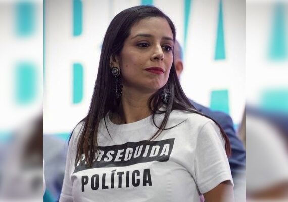 En su registro como precandidato de Vamos por la CDMX, Santiago Taboada dio todo su respaldo a la diputada local Luisa Gutiérrez, debido a que enfrenta una orden de aprehensión, como parte de la persecución política del gobierno de Morena en la CDMX.