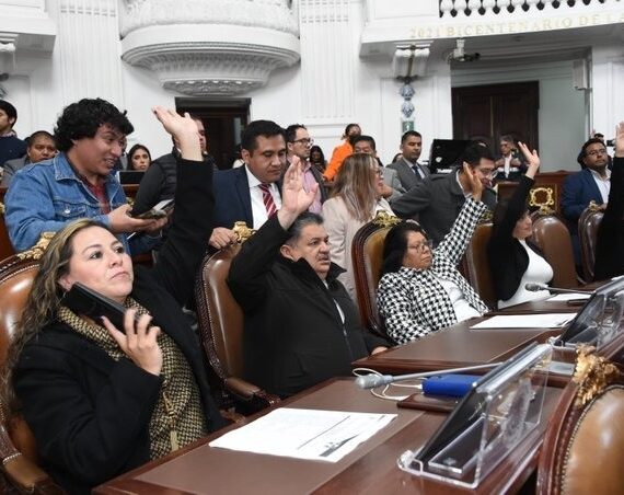 “En votación económica, el Pleno del  Congreso CDMX aprueba la licencia definitiva solicitada por el alcalde de la Alcaldía Benito Juárez Santiago Taboada, a partir del 2 de diciembre”, informó la Mesa Directiva del Poder Legislativo en la sesión de este martes. FOTO: Congreso CDMX