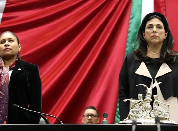 La presidenta de la Mesa Directiva, Ana Lilia Rivera manifestó su solidaridad con la senadora Mónica Fernández Balboa. FOTO: Especial