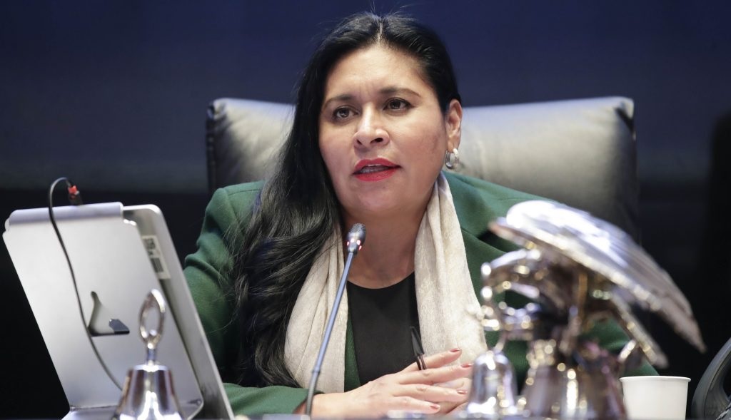 La senadora Ana Lilia Rivera Rivera destacó el papel de los y las senadoras de Morena, porque “sin ser un Constituyente” han sido capaces de reconstruir el tejido social y recuperar los derechos sociales de los mexicanos. FOTO: Senado