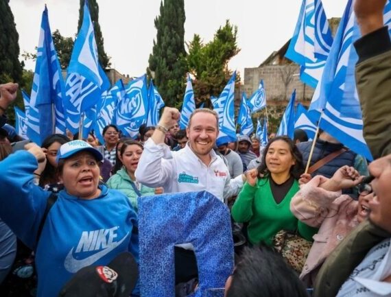 Queda claro que en Morena de la CDMX andan desesperados y ya no saben qué hacer para atacar a Santiago Taboada, el candidato de la oposición a la Jefatura de Gobierno. FOTOS: Campaña Taboada