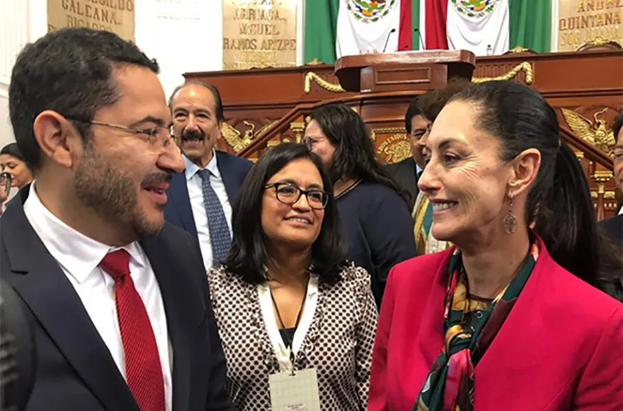 En esta lucha de egos y ganas de demostrar que es mejor jefe de Gobierno de lo que fue Claudia Sheinbaum, Martí Batres se comprometió a que antes de terminar este mes estará reabierta en su totalidad la Línea 12 del Metro, en donde el tramo que se desplomó el 3 de mayo de 2021, dejando como saldo 27 muertos y más de 100 heridos. FOTO: Archivo GCDMX