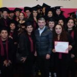 El alcalde Mauricio Tabe destacó la gran capacitación que recibieron 127 vecinas de Miguel Hidalgo durante el curso "Belleza por un Futuro", que impartió Grupo L'Oréal en conjunto con Casa Gaviota A.C., para ayudarlas a insertarse en el mercado laboral y tener ingresos propios. FOTO: Especial