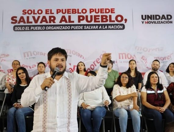 El presidente de Morena en la Ciudad de México, Sebastián Ramírez, El Sebas ya arrancó las reuniones con los aspirantes a las candidaturas para las Alcaldías, que no son para negociar ni dar resultados de encuestas, sino para darles un mensaje de optimismo desbordado de que los gobiernos de Morena en la CDMX y federal son los mejores en la historia, y que por lo tanto van a arrasar en las elecciones del 2 de junio. FOTO: X / Sebastián Ramírez