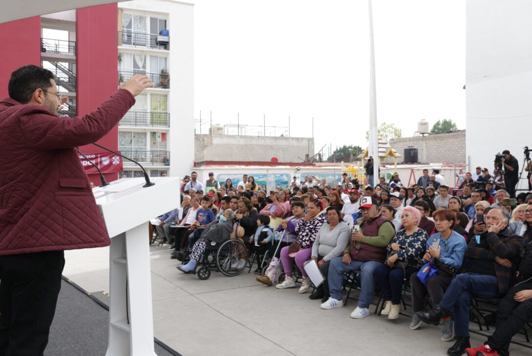 Debido a la controversia por las supuestas afirmaciones de que el director del Centro Universitario Cúspide de México, Fernando Horacio Cordero había sido su chofer, el jefe de Gobierno, Martí Batres, aclaró tales señalamientos. Foto: GCDMX