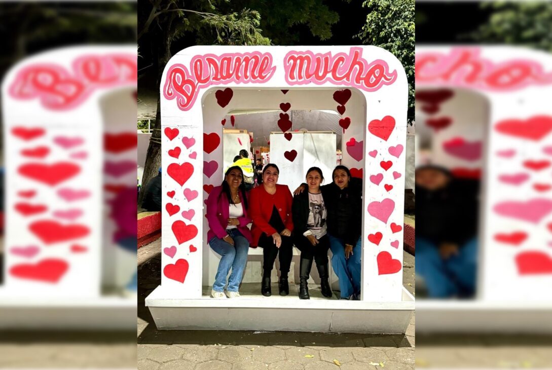 Este 14 de febrero en que se celebra el Día de San Valentín, una festividad plena de color flores, globos y regalos, inundará las calles de Tláhuac. La administración local en Tláhuac que encabeza Berenice Hernández Calderón, tiene preparados diversos eventos para que vivas este momento mágico en compañía de familiares y seres queridos.  FOTOS: Especial