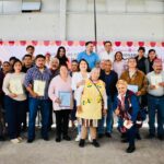 Berenice Hernández Calderón brinda certidumbre jurídica a locatarios y comerciantes de los 18 mercados públicos de la demarcación. FOTOS: Especial