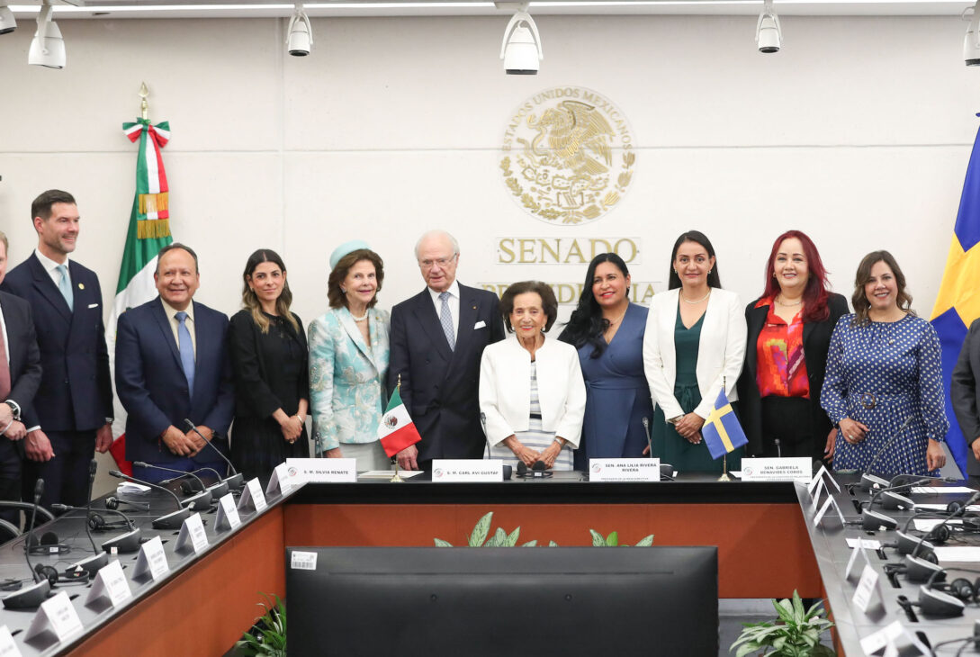 Con el objetivo de celebrar las excelentes relaciones entre México y Suecia, así como fortalecer los lazos bilaterales de amistad, el Senado de la República recibió la visita de los Reyes de Suecia, Carl XVI Gustaf y Silvia Renate. FOTO: Senado