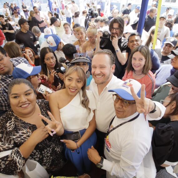 Ante la comunidad estudiantil de la Universidad Anáhuac, el candidato de la coalición Va por la Ciudad de México, Santiago Taboada, expuso su preocupación por construir una modelo de ciudad que ofrezca un futuro a los jóvenes capitalinos.