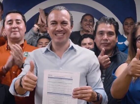 Con muy buen ánimo, el panista Carlos Orvañanos da las últimas pinceladas a su estrategia y conformación de su equipo de campaña por la Alcaldía Cuajimalpa. Están muy optimistas de que van a ganar por varias razones: la alianza con el PRI y el PRD les suma más votos que a Morena, PT y PVEM. FOTO: X / Carlos Orvañanos