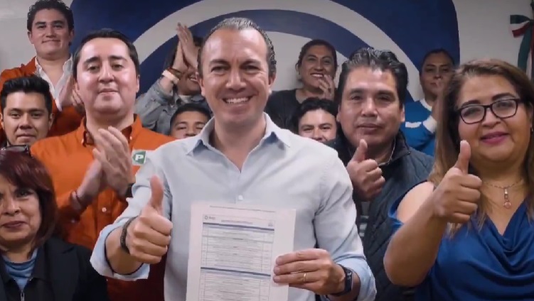 Con muy buen ánimo, el panista Carlos Orvañanos da las últimas pinceladas a su estrategia y conformación de su equipo de campaña por la Alcaldía Cuajimalpa. Están muy optimistas de que van a ganar por varias razones: la alianza con el PRI y el PRD les suma más votos que a Morena, PT y PVEM. FOTO: X / Carlos Orvañanos