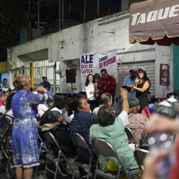 La candidata de Va X La Ciudad de México a la Alcaldía Cuauhtémoc, Alessandra Rojo de la Vega, denunció nuevamente este martes fueron líderes vecinales de la colonia Doctores que apoyan su movimiento fueron amenazadas “por parte del equipo operativo de la candidata (Caty) Monreal”. FOTO: Especial