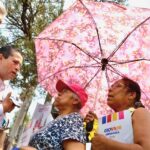 Reventadores al acecho. Durante el recorrido nuevamente se registró la presencia de 3 personas que, a bordo de una camioneta van de color blanco y de la cual descendió una mujer, se dedicó a tomar fotos y video durante algunos minutos en el recorrido, para después realizar llamadas telefónicas y retirarse sin hacer comentarios. FOTOS: Especial