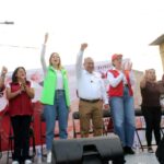 El candidato de Morena-Partido Verde y PT por el Distrito 15 de la Ciudad de México, Pabo Trejo, inició su campaña de manera simbólica con un gran evento, en la tarde, en la colonia más pequeña pero no por ello menos importante de Iztacalco: Cuchilla Agrícola Oriental. FOTO: Especial