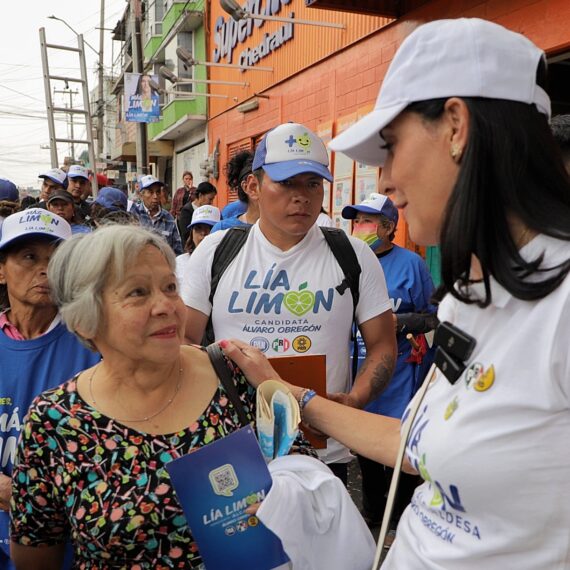 Lía Limón, candidata de la alianza PAN, PRI, PRD se comprometió a que durante sus próximos 3 años de gobierno los adultos mayores serán su prioridad, por lo que impulsará casas de día para que tengan más espacios donde puedan convivir, además continuará apoyando a las 9 casas del adulto mayor que existen en la alcaldía. FOTO: Especial