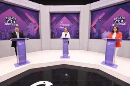 Durante una hora y media, las candidatas de Morena y Movimiento Ciudadano trabajaron en equipo, en contra del abanderado de Va X la Ciudad de México. Si en ese tiempo hicieron alguna propuesta en el debate, se perdieron entre tanto lodo que arrojaron. FOTO: IECM