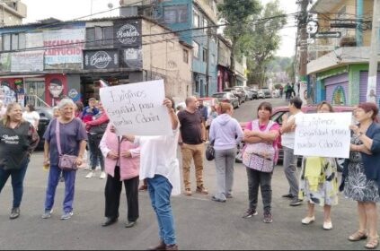 Según Morena, dizque tienen la maquinaria lista para recuperar diversas Alcaldías en la CDMX, pero en realidad sólo son grupos de choque, tipo porriles, cuyo único fin es crear desorden y caos en las demarcaciones gobernadas por la oposición, para ver si en una de esas logran reventar la elección. FOTO: Especial