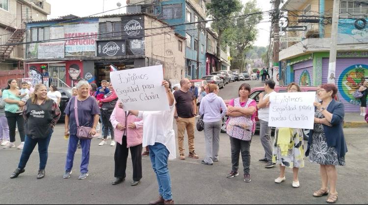 Según Morena, dizque tienen la maquinaria lista para recuperar diversas Alcaldías en la CDMX, pero en realidad sólo son grupos de choque, tipo porriles, cuyo único fin es crear desorden y caos en las demarcaciones gobernadas por la oposición, para ver si en una de esas logran reventar la elección. FOTO: Especial