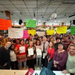 La candidata Aleida Alavez firmó el acuerdo para la sostenibilidad, cuidado, atención y desarrollo de los mercados y concentraciones de abasto popular en la Alcaldía Iztapalapa. FOTO: Especial