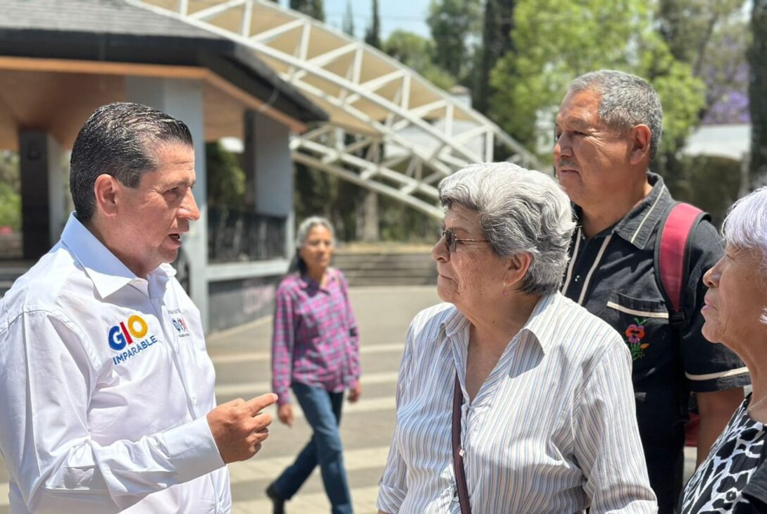 Giovani Gutiérrez, candidato a la Alcaldía Coyoacán de la alianza Va X la Ciudad de México, camina las calles de la demarcación con una convicción: “Para el servicio público debe haber vocación y lo hemos demostrado en este periodo de gobierno”, dice en referencia a sus dos y medio primeros años de gestión. FOTO: Especial