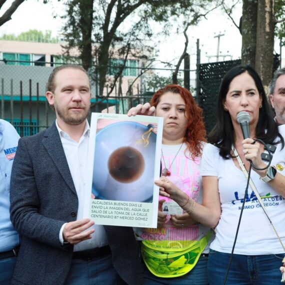 Santiago Taboada, candidato de la coalición “Va X La CDMX”, acusó a Martí Batres, jefe de Gobierno, de negligencia ante la crisis de agua contaminada, pues primero negó el hecho, luego comenzó a escuchar a la gente ante los bloqueos en avenida Insurgentes, y finalmente tuvo que reconocer públicamente que el problema es real y atenderlo.