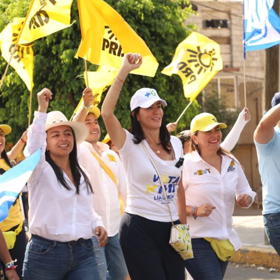 Lía Limón se comprometió a continuar trabajando por el empoderamiento y la seguridad de las mujeres de Álvaro Obregón, así lo señaló al continuar con su recorrido por las colonias La Palmita y Paraíso.