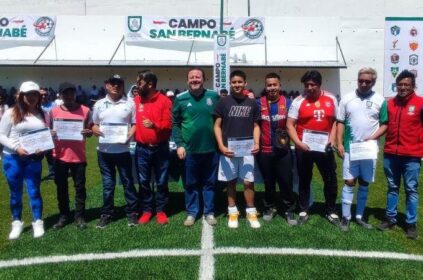 Además se continuará e impulsará con un mayor numero de elementos ciudadanos y de la policía auxiliar, mejorar la movilidad en las zonas escolares, promoviendo rutas seguras para los alumnos y padres de familia. FOTOS: Especial