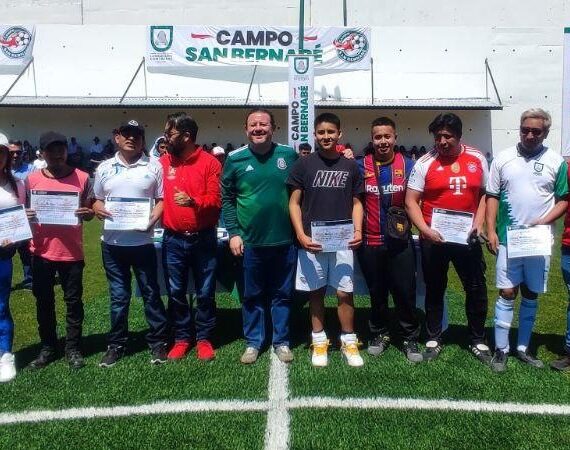 Además se continuará e impulsará con un mayor numero de elementos ciudadanos y de la policía auxiliar, mejorar la movilidad en las zonas escolares, promoviendo rutas seguras para los alumnos y padres de familia. FOTOS: Especial