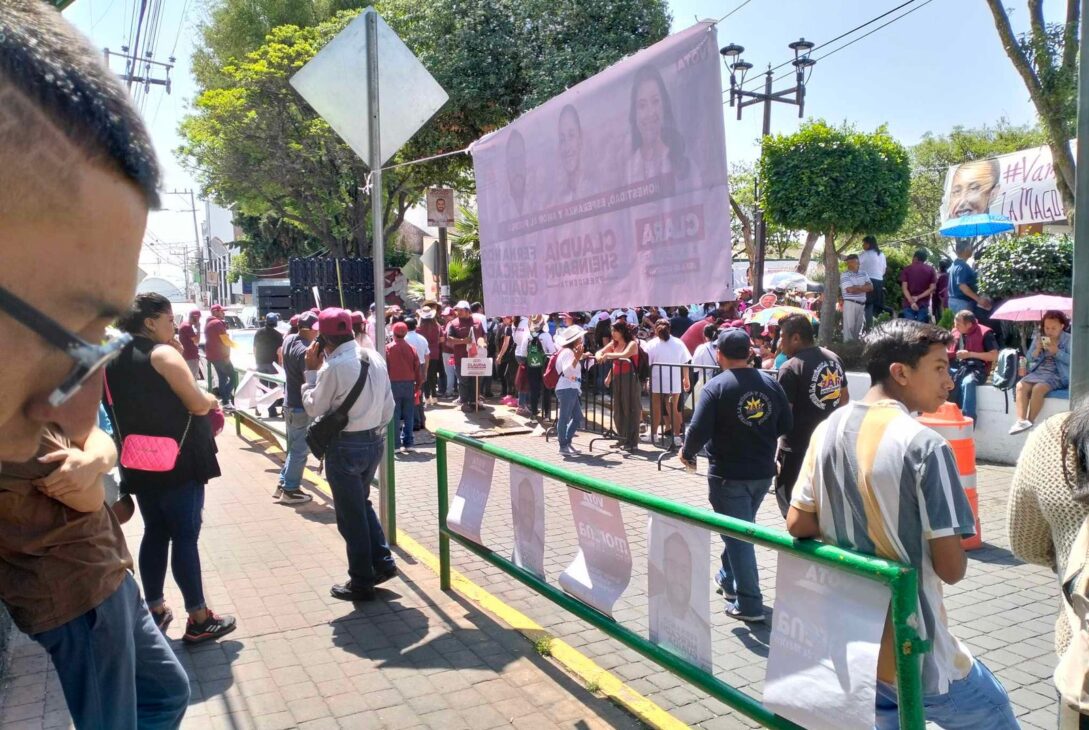 El candidato de Morena a la Alcaldía La Magdalena Contreras, Fernando Mercado trae una racha en que todo le sale mal. Este lunes, de nueva cuenta, le falló a sus candidatas Clara Brugada y Claudia Sheinbaum. FOTO: Especial