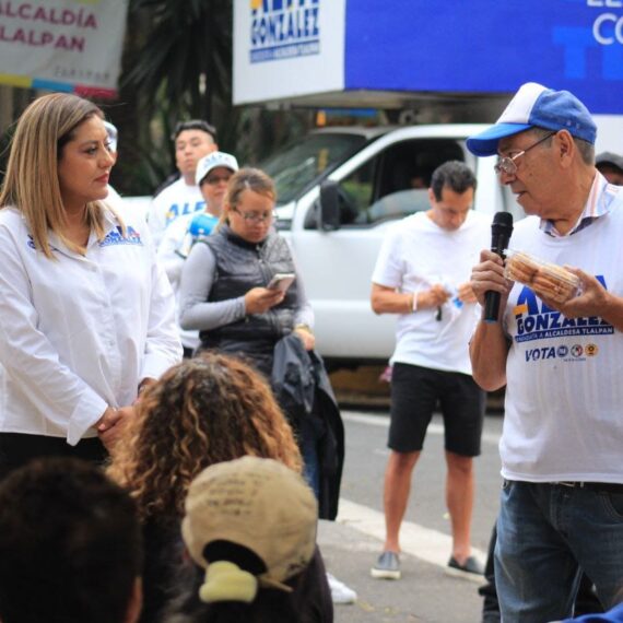 Alfa González, candidata a la alcaldía Tlalpan por la coalición Va X la CDMX, prometió que, de ser electa para gobernar esa demarcación territorial en las elecciones del 2 de junio, ampliará los apoyos en los próximos tres años para que las unidades habitacionales de la demarcación continúen siendo rehabilitadas y reciban el mantenimiento necesario. FOTO: Especial