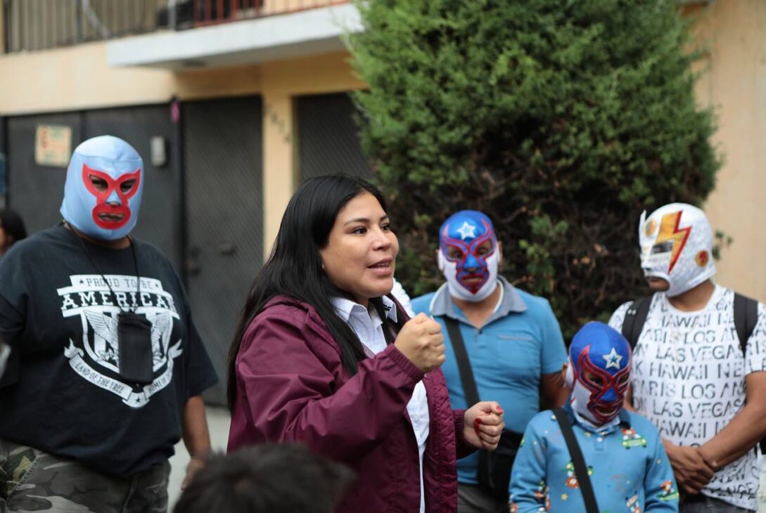 La candidata a la alcaldía de Iztacalco por la coalición “Sigamos Haciendo Historia”, Lourdes Paz, prometió que, de ganar las elecciones del 2 de junio, destinaría mayores recursos para la seguridad en dicha demarcación territorial, esto de la mano de una buena administración del gasto público. FOTO: Especial