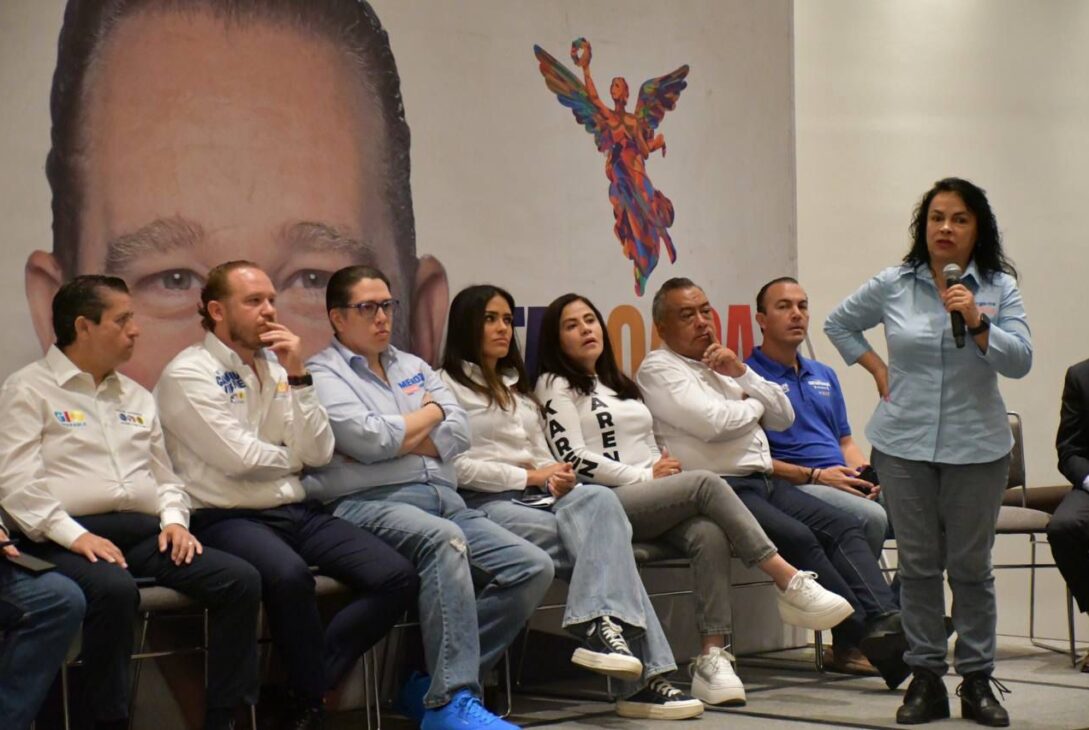 Margarita Saldaña Hernández, candidata a la reelección por la alcaldía Azcapotzalco de la alianza PAN, PRI y PRD, acusó este lunes que hoy en esa demarcación hay colonias sufriendo de falta de agua, aun cuando hay lugares que no dependen del sistema Cutzamala.