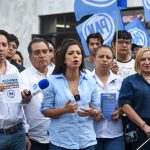 Durante una campaña de volanteo en la glorieta del Metro Insurgentes donde acudió acompañada de legisladores y militantes del PAN, Gutiérrez Ureña dijo que el objetivo de esta actividad es exhortar a los usuarios a que denuncien las agresiones que se viven dentro del Sistema de Transporte Colectivo.