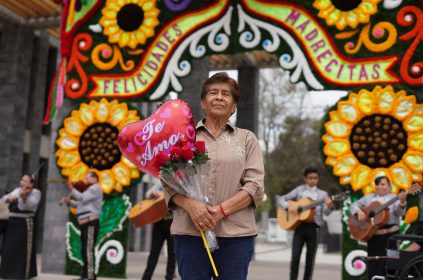 Mauricio Tabe, alcalde de Miguel Hidalgo, informó que todo se encuentra listo en los panteones Civil de Dolores y Sanctórum para celebrar a las mamás este 10 de mayo, donde se espera una afluencia de más de 28 mil personas.