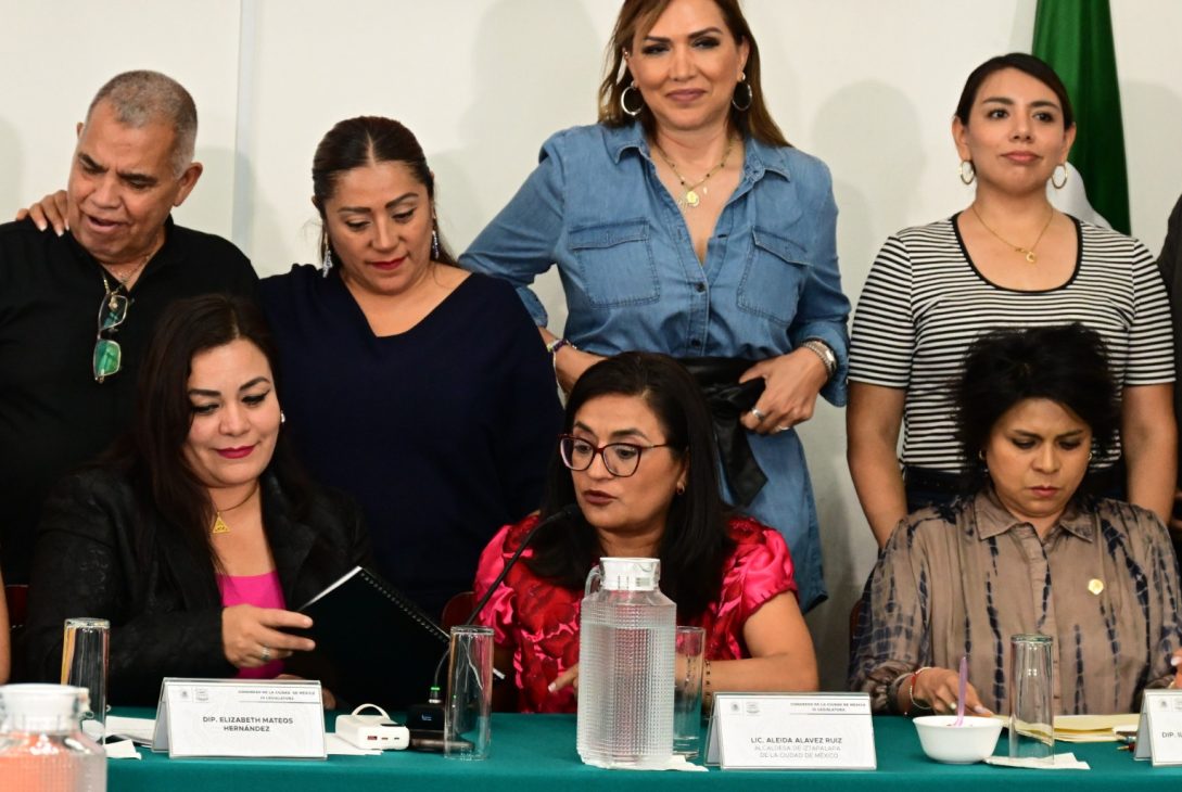 Las Comisiones Unidas de Administración Pública Local, de Alcaldías y Límites Territoriales y de Gobierno y Políticas Públicas del Congreso de la Ciudad de México, coincidieron en reconocer la implementación del Sistema Integral de Cuidados en Iztapalapa; en tanto la alcaldesa Aleida Alavez Ruiz anunció que propondrá modificaciones al Bando 1 de Gobierno. FOTO: Especial