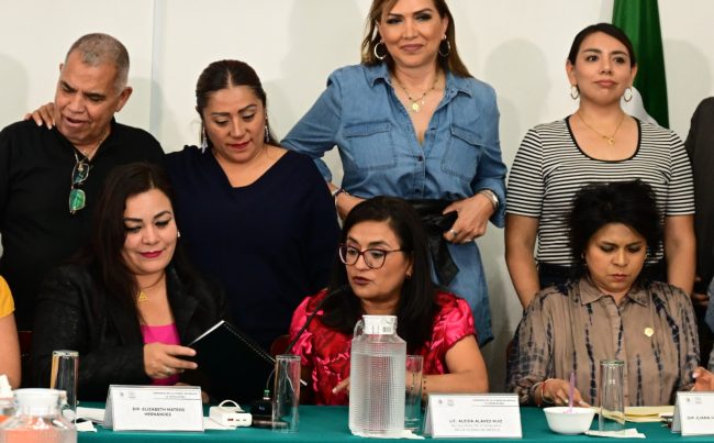Las Comisiones Unidas de Administración Pública Local, de Alcaldías y Límites Territoriales y de Gobierno y Políticas Públicas del Congreso de la Ciudad de México, coincidieron en reconocer la implementación del Sistema Integral de Cuidados en Iztapalapa; en tanto la alcaldesa Aleida Alavez Ruiz anunció que propondrá modificaciones al Bando 1 de Gobierno. FOTO: Especial