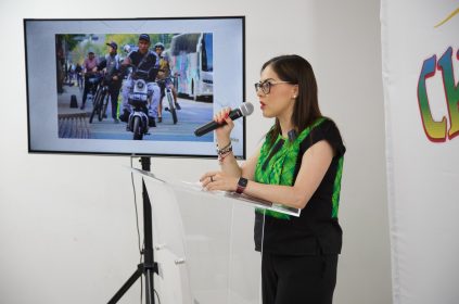 La vicecoordinadora de Morena en el Congreso de la Ciudad de México, Brenda Ruiz aseveró que la Ley de Electromovilidad que presentará la jefa de Gobierno de manera destacada va a servir para proteger a los peatones y los ciclistas.