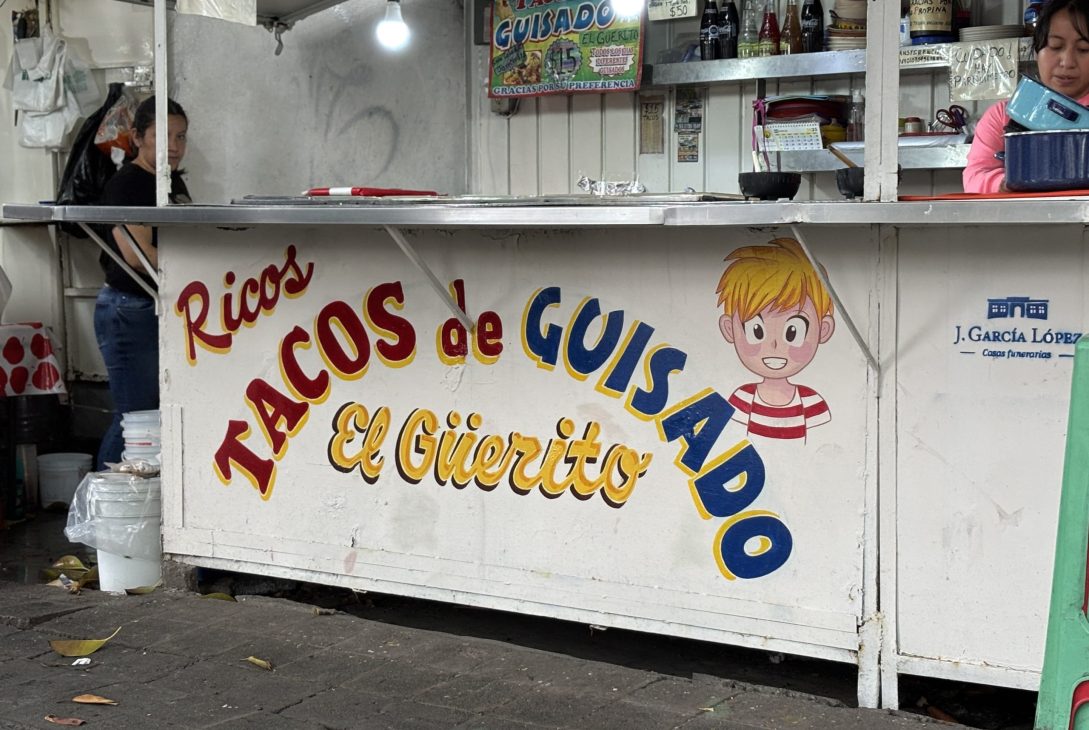 “El ataque a los rótulos fue una tentativa de homicidio cultural. Hoy decimos con hechos: la Cuauhtémoc no se borra, se pinta con orgullo”, afirmó la alcaldesa durante el anuncio del programa, en el Mercado San Juan, el pasado octubre.
