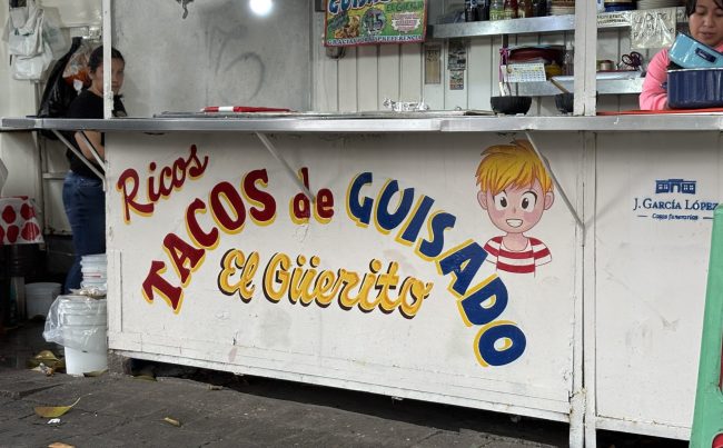 “El ataque a los rótulos fue una tentativa de homicidio cultural. Hoy decimos con hechos: la Cuauhtémoc no se borra, se pinta con orgullo”, afirmó la alcaldesa durante el anuncio del programa, en el Mercado San Juan, el pasado octubre.