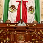 Al subir a tribuna, el diputado Juan Estuardo Rubio Gualito (PVEM) expuso que durante años estas personas trabajadoras han sido precarizadas, a pesar de sostener una parte vital de la economía urbana aún en pandemia. FOTO: Especial