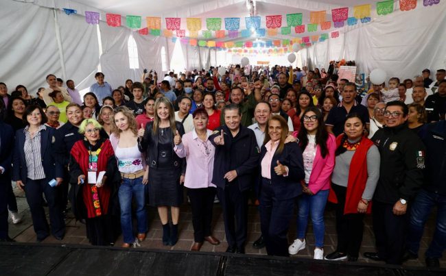 Al inaugurar la “Feria de Cooperativas 2025: Consume Local”, el alcalde Giovani Gutiérrez Aguilar subrayó que su gobierno trabaja sin colores y sin distingos para que todos puedan tener las mismas oportunidades. FOTOS: Especial