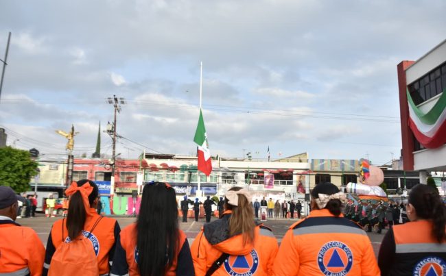 Con la hipótesis de sismo de 8.1, con epicentro en el Estado de Michoacán, se realizó el Segundo Simulacro Nacional, donde personal del Gobierno de México, de la Ciudad, así como de la Alcaldía de Tláhuac, participaron y aplicaron los protocolos de seguridad.
