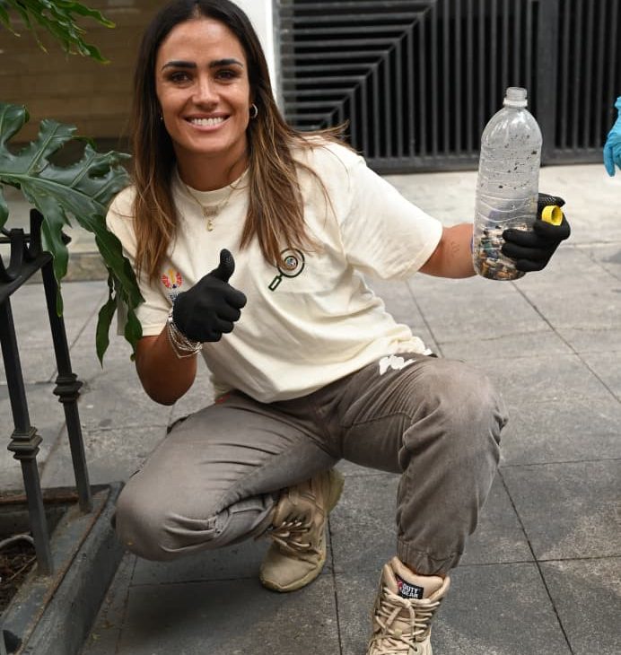 Este fin de semana, la alcaldesa Alessandra Rojo de Vega encabezó una jornada de recolección y limpieza en la vía pública, que recorrió varios kilómetros en calles de las colonias Juárez, San Rafael, Tabacalera y Cuauhtémoc, terminando en la explanada del Monumento a la Madre. FOTO: Especial