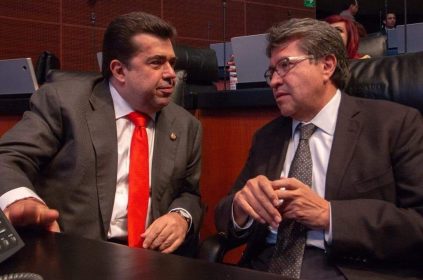 Si el diputado Pedro Haces se comporta como personaje que puede moverse en avión o helicóptero privados, celebrar su fiesta de cumpleaños en España o festejar con amigos en restaurante de suntuoso hotel de la Ciudad de México es porque posee recursos para hacerlo. FOTO: Especial