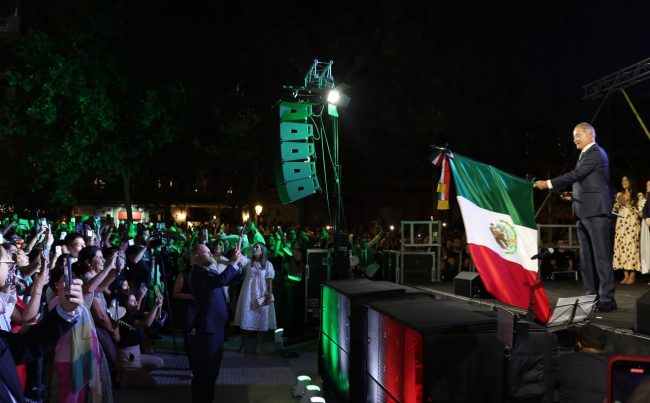 Qurino Ordaz aseguró que México es un país estable, confiable y de grandes oportunidades gracias a la solidez económica, por lo que la presencia de empresas españolas ha ido creciendo en nuestro país a la par que empresas mexicanas están más presentes y fuertes en España. FOTOS: Especial