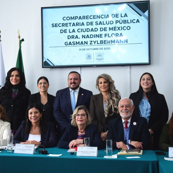 La diputada Nora Arias Contreras preguntó sobre la periodicidad en la aplicación de la vacuna del papiloma humano a menores de edad; las cifras de reconstrucciones mamarias y en qué hospitales se realizan, las acciones de detección de cáncer de ovario y dónde se aplican; y ampliar la información de la voluntad anticipada.