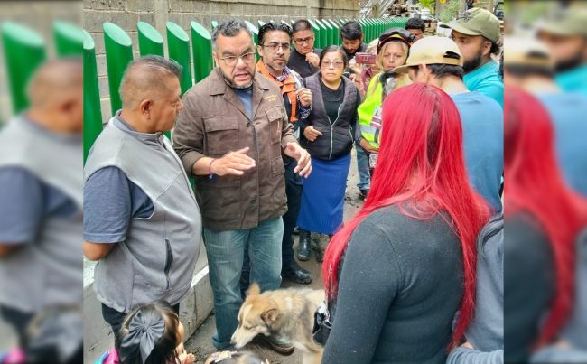 Encabezado por el alcalde Fernando Mercado, se realizan trabajos para el retiro de escombros tras deslizamiento de tierra en la ladera de la Col. Ixtlahualtongo. FOTOS: Especial