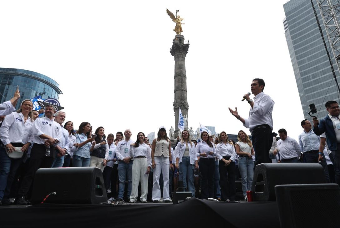 El presidente nacional del Partido Acción Nacional, Jorge Romero Herrera, encabezó el relanzamiento del PAN en un acto histórico que marcó “el inicio de una nueva era azul: un PAN más abierto, moderno y ciudadano.”